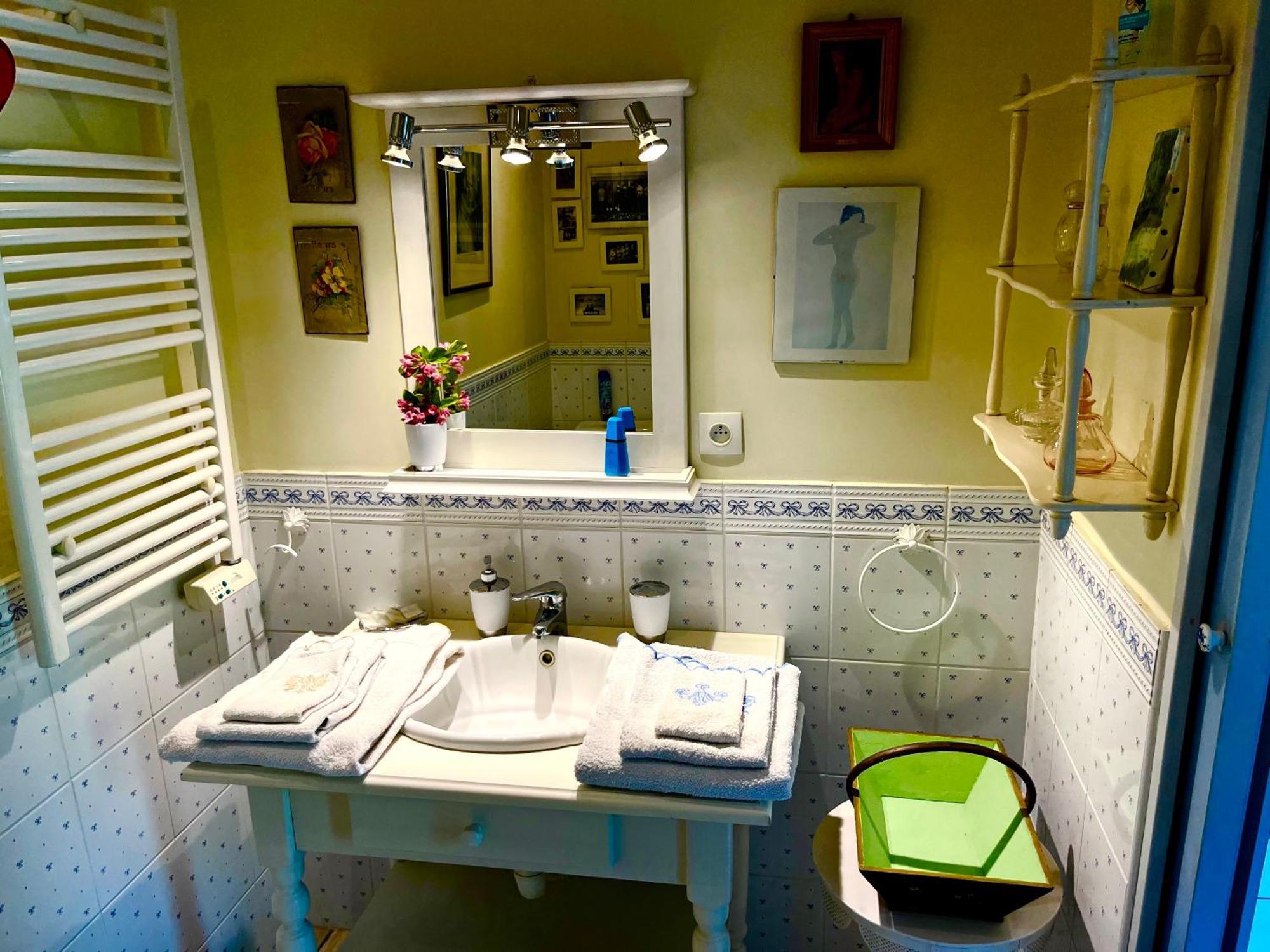 Le Jardin Enchante Hotel จีแวร์นี ภายนอก รูปภาพ